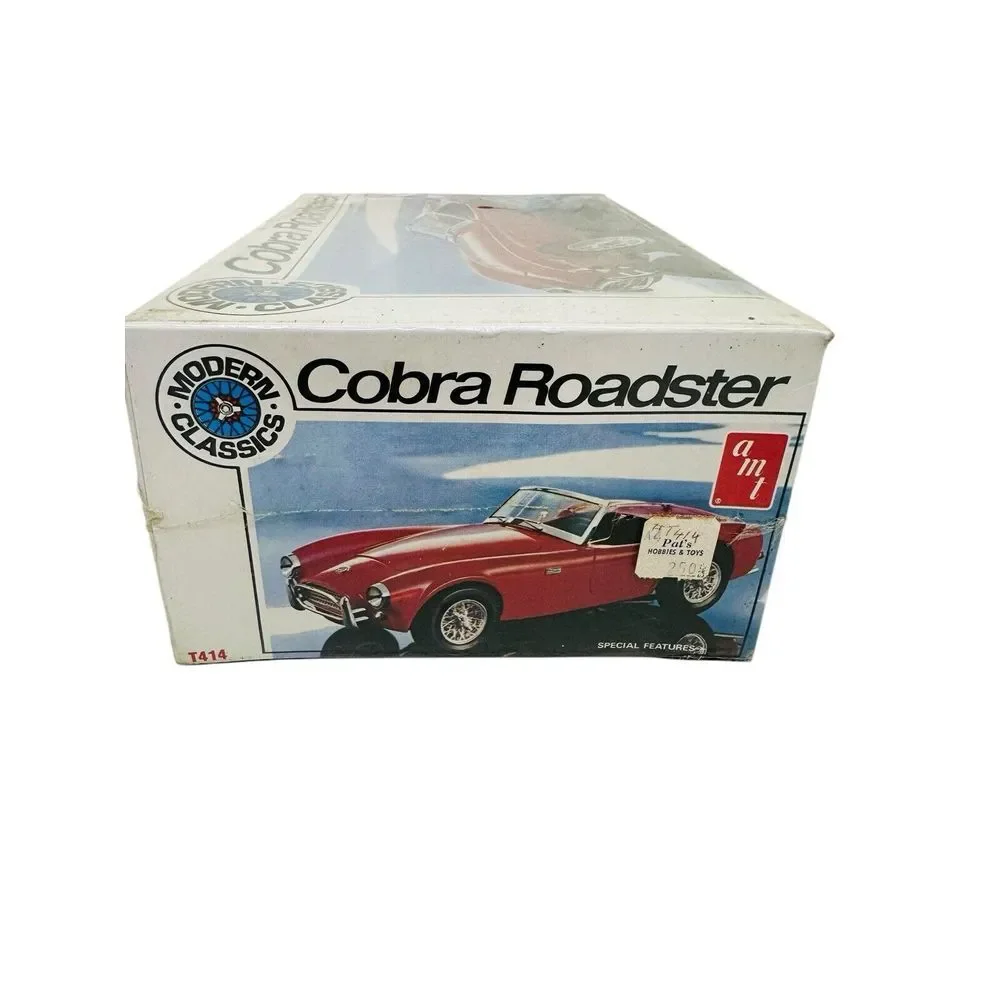 AMT Cobra Roadster Modern 1:25 Scale Classics Model Kit #T414 Factory Sealed NOS